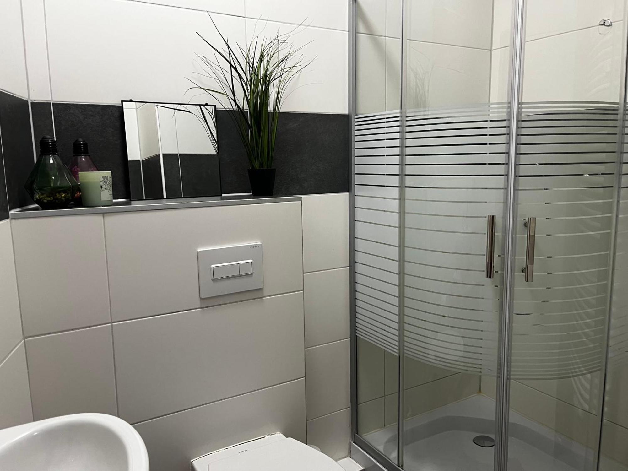 Karli'S Plaetzchen Appartement Gera Buitenkant foto